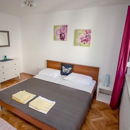 Apartment Omis Holiday Exterior photo