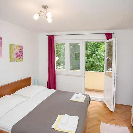 Apartment Omis Holiday Exterior photo