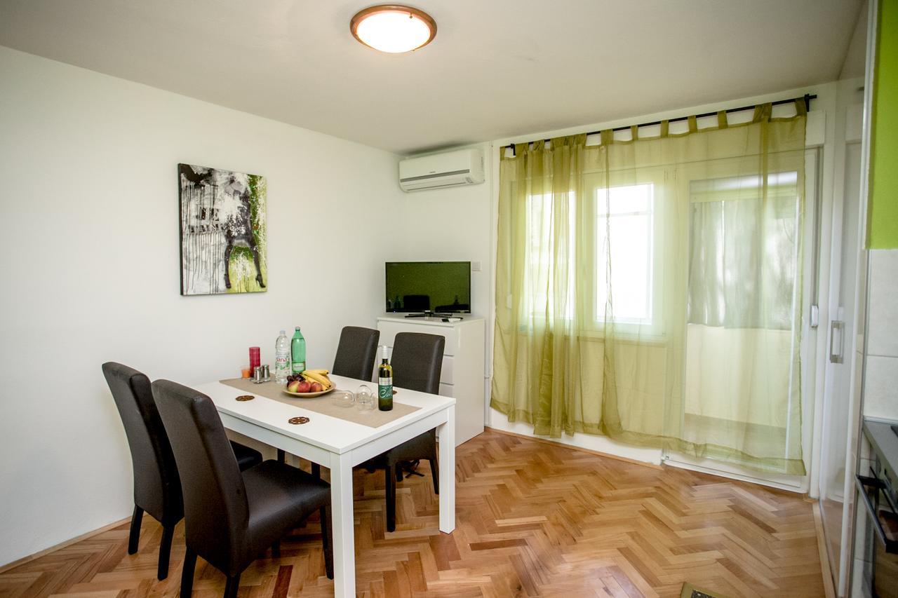 Apartment Omis Holiday Exterior photo
