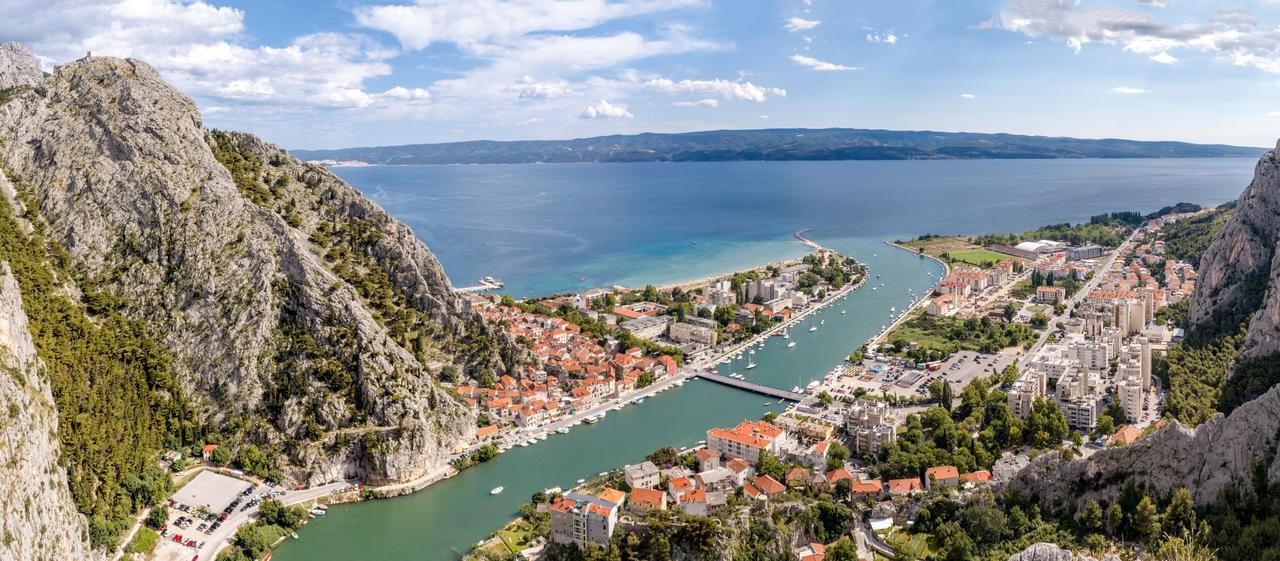 Apartment Omis Holiday Exterior photo