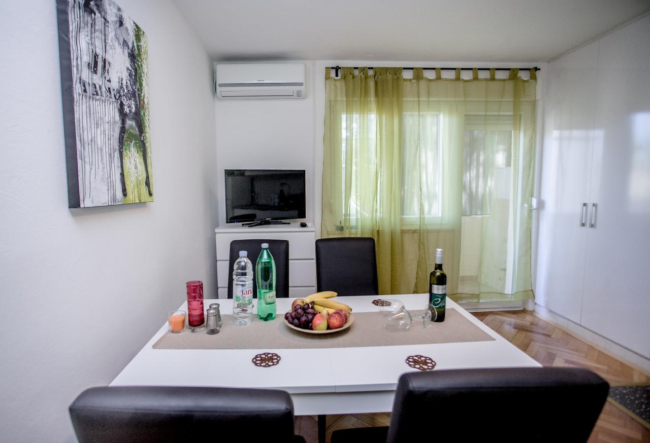 Apartment Omis Holiday Exterior photo