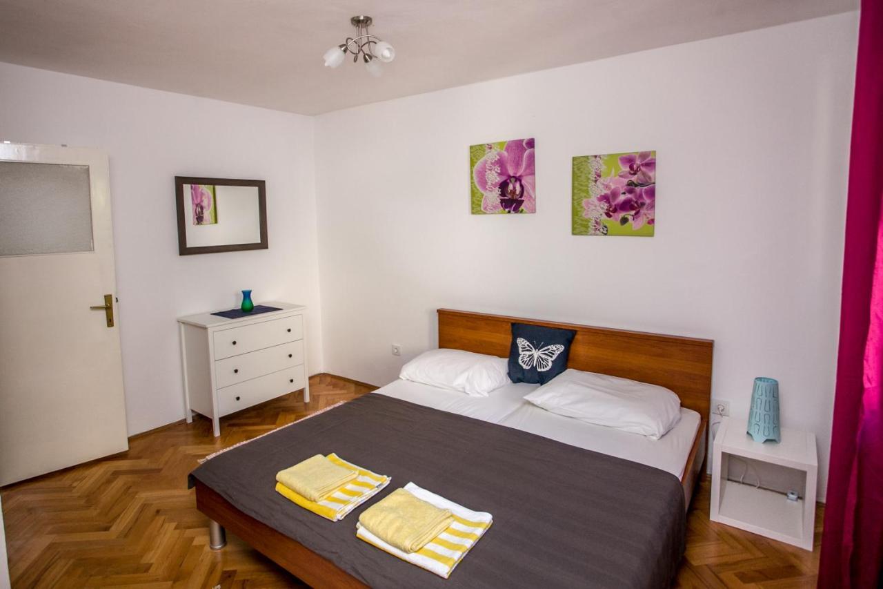Apartment Omis Holiday Exterior photo